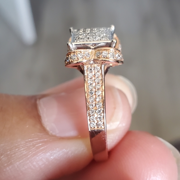 10k gold ring with natural diamonds - Picture 15 of 16